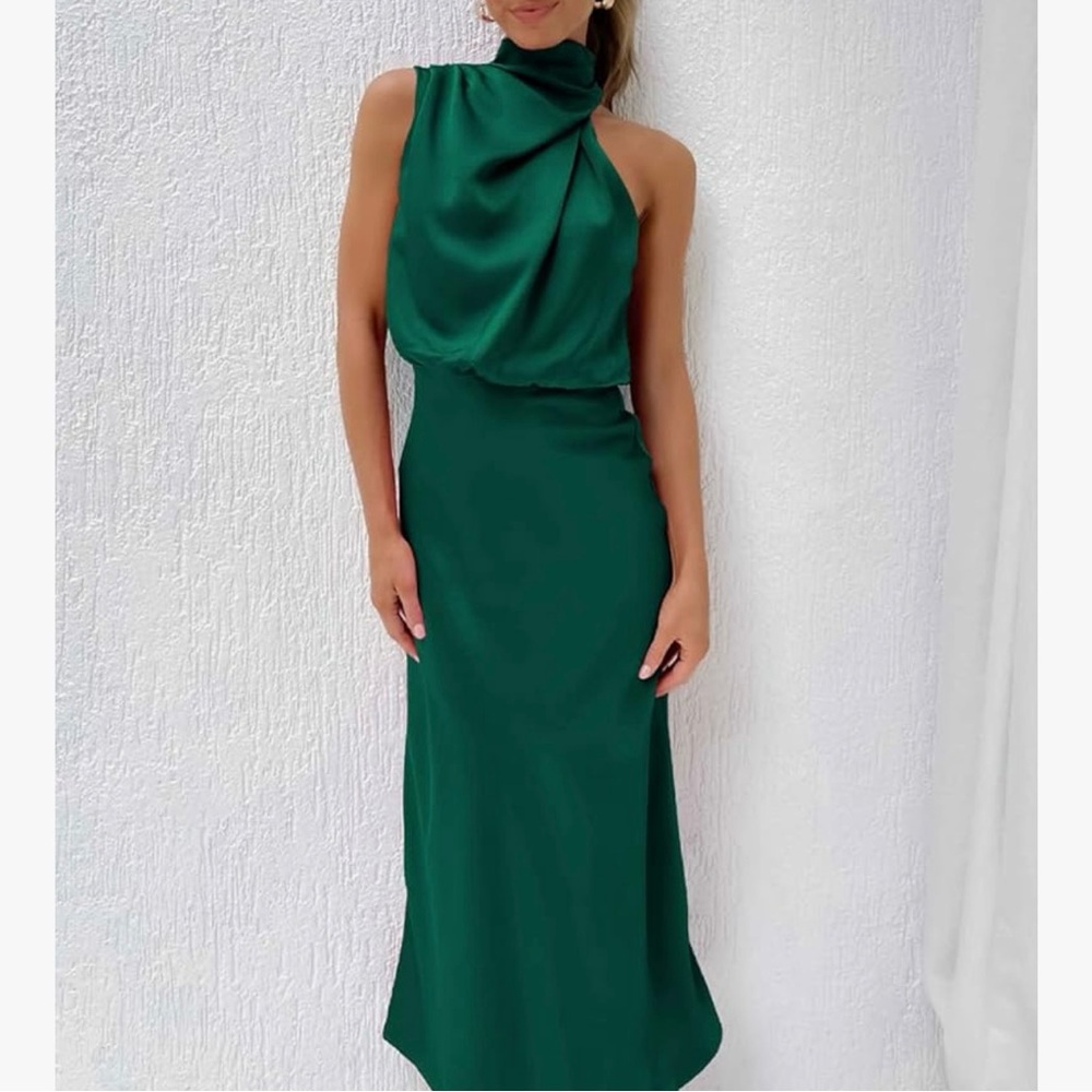 Elegant Green Sleeveless Dress